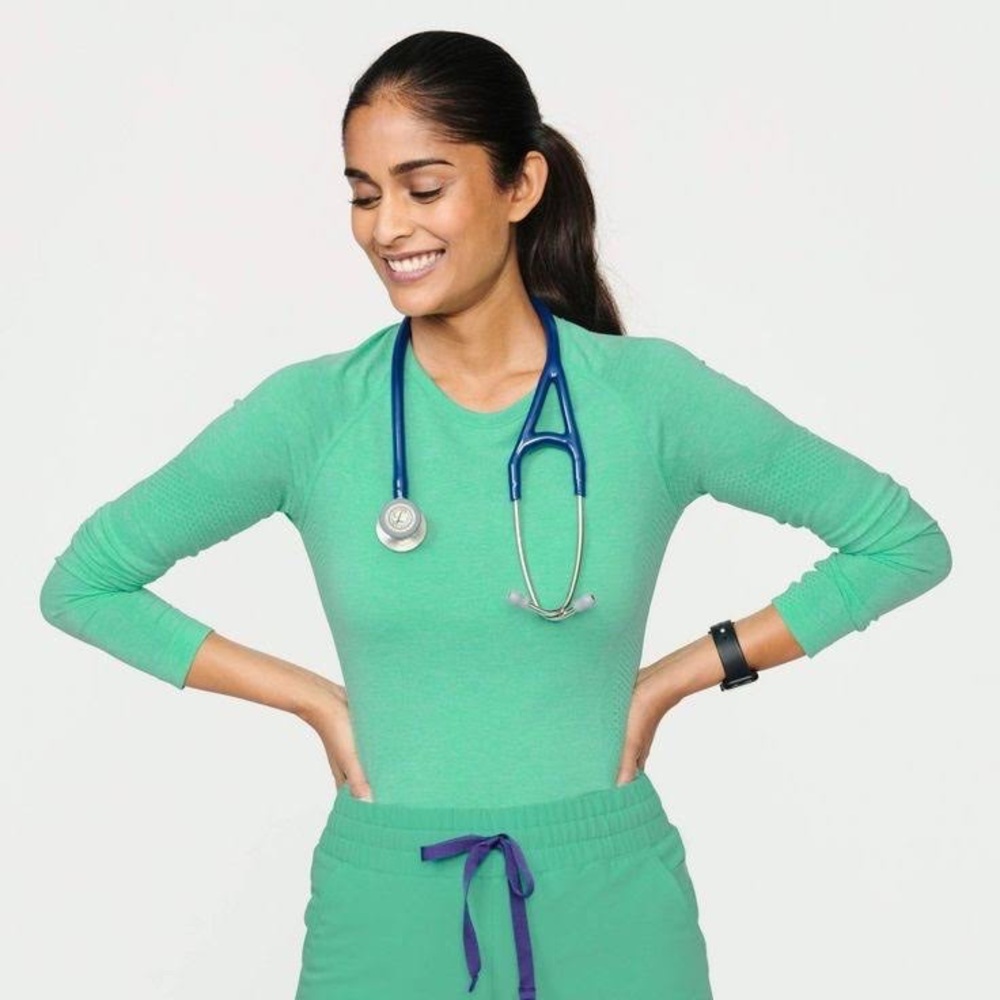 Figs salta surgical green long sleeve worn once